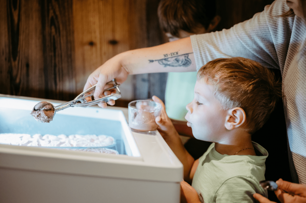 Eistruhe lässt die Kinderaugen strahlen