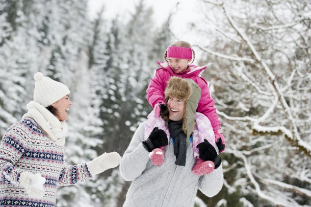 Winterwandern auf geräumten Wegen mit der Familie © Altenmarkt-Zauchensee Tourismus